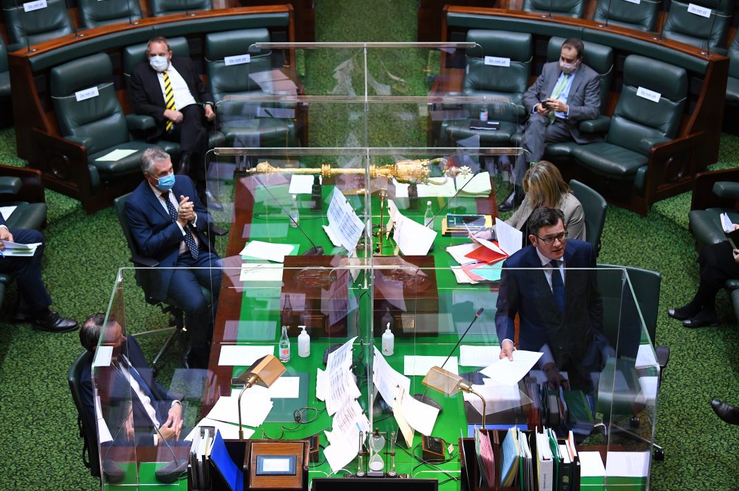 Neil Angus was the sole vote against a COVID-19 vaccine mandate for Victorian MPs and staff. (James Ross/AAP PHOTOS)