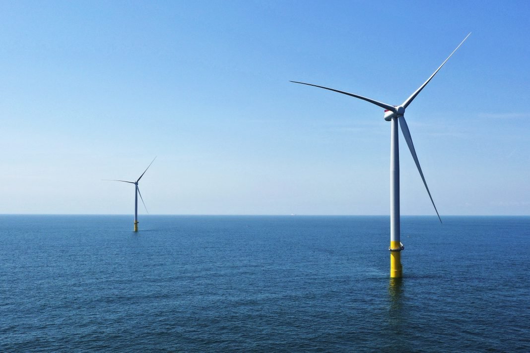 Three offshore wind farm projects are getting a $40 million boost from the Victorian government. (AP PHOTO)